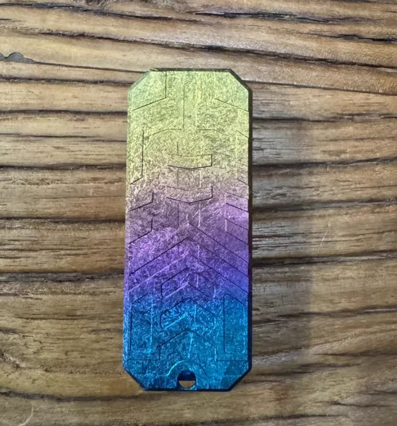 Used EDC Ha Lu player Optimus Prime Ice Crystal Titanium fidget slider decompression toy
Used EDC Ha Lu player Optimus Prime Ice Crystal Titanium fidget slider decompression toy