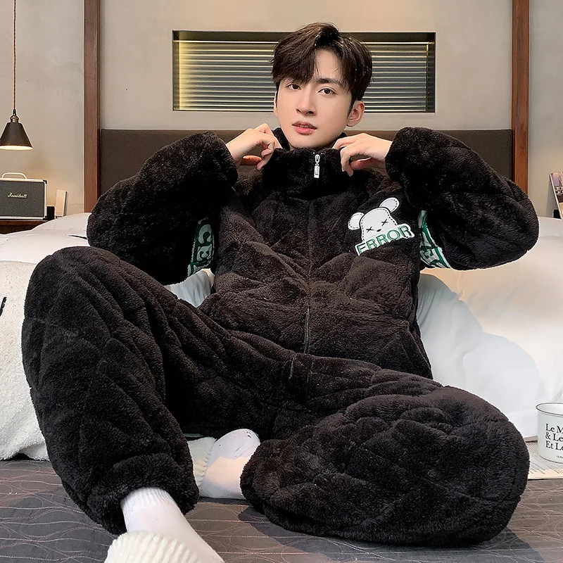 2023 New Men's Spwear Coral Fce Thiened Cotton Sandwich Warm Winter Home Clothes Long Sve round Ne Home Suit
2023 New Men's Spwear Coral Fce Thiened Cotton Sandwich Warm Winter Home Clothes Long Sve round Ne Home Suit