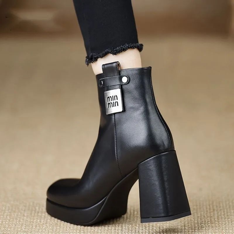 Winter New Waterproof Platform Fashion Short Boots for Women Thick High Heel Side Zipper Black Soft Leather Boots
Winter New Waterproof Platform Fashion Short Boots for Women Thick High Heel Side Zipper Black Soft Leather Boots