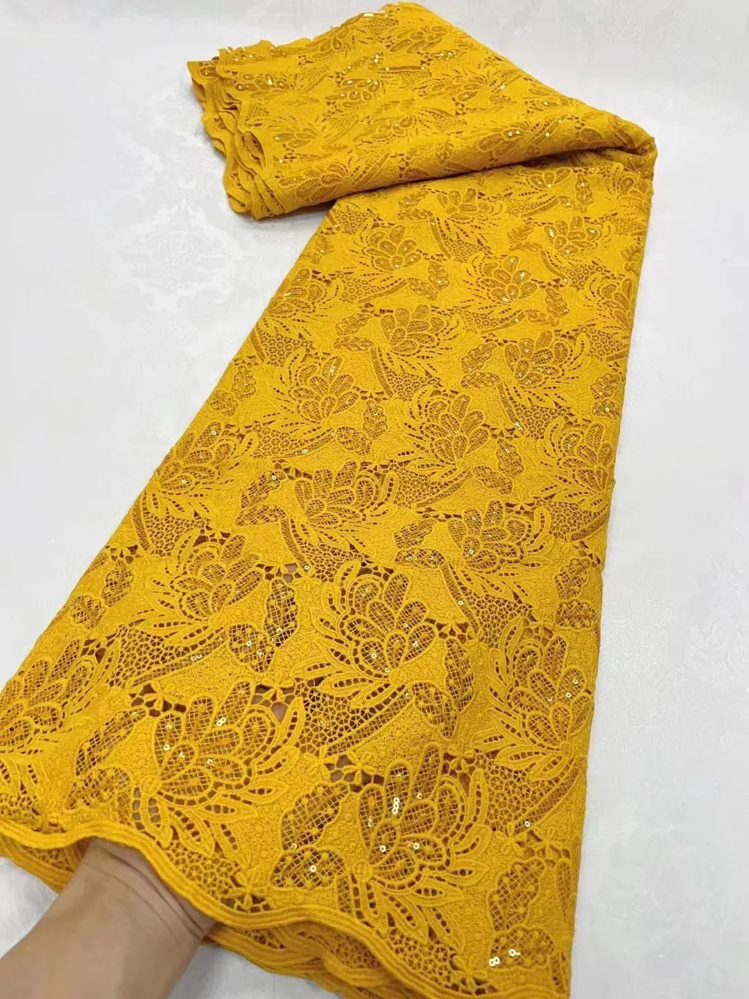 African Water Soluble Lace Fabric With Sequins 2024 High Quality Nigerian Guipure Cord Lace Fabric For Christmas Evening Dresses
African Water Soluble Lace Fabric With Sequins 2024 High Quality Nigerian Guipure Cord Lace Fabric For Christmas Evening Dresses