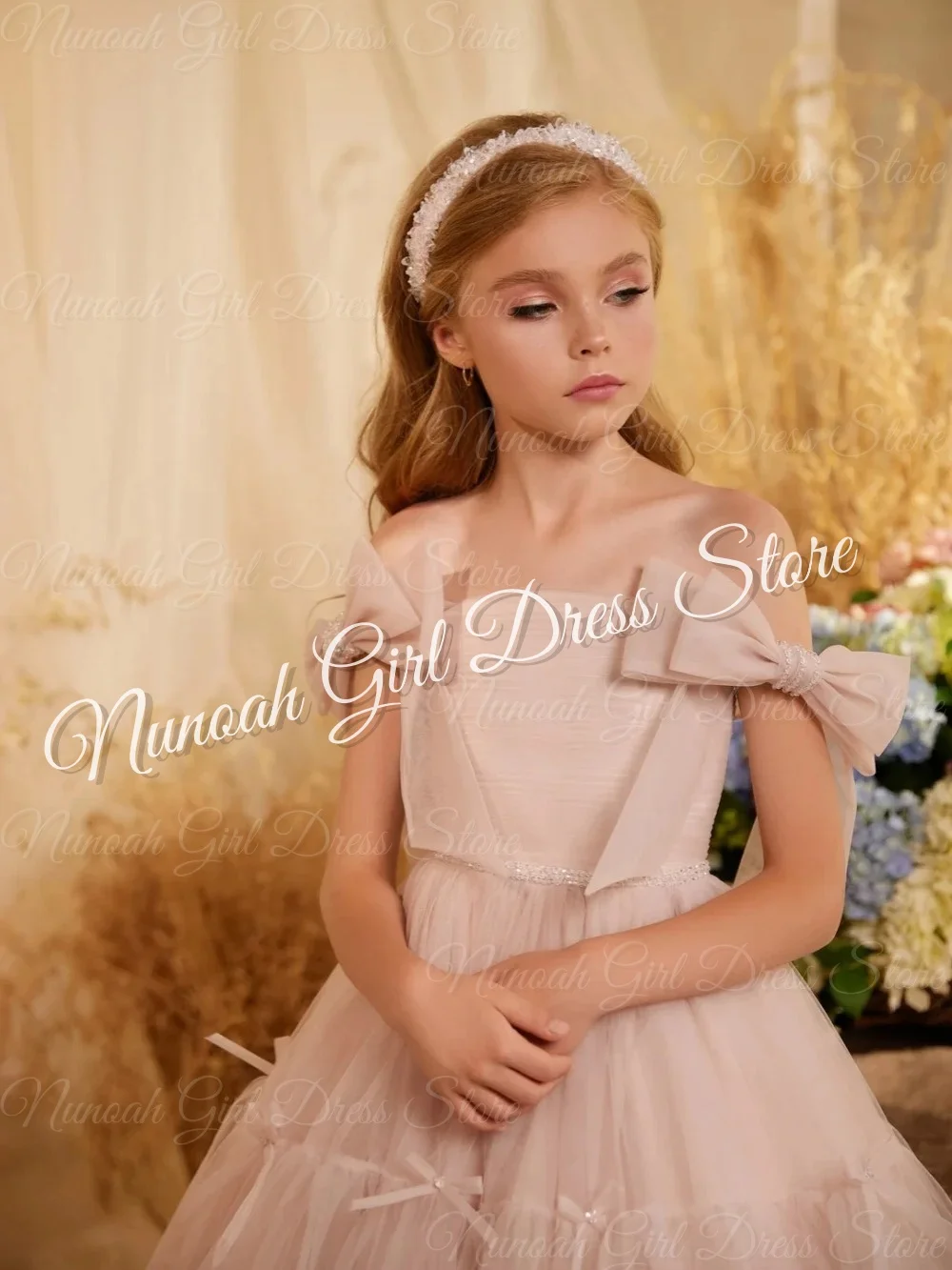 Pink V Neck Flower Girl Dresses for Wedding Beaded Floor Length Girl Birthday Party Gowns First Communion Gowns Customized
Pink V Neck Flower Girl Dresses for Wedding Beaded Floor Length Girl Birthday Party Gowns First Communion Gowns Customized