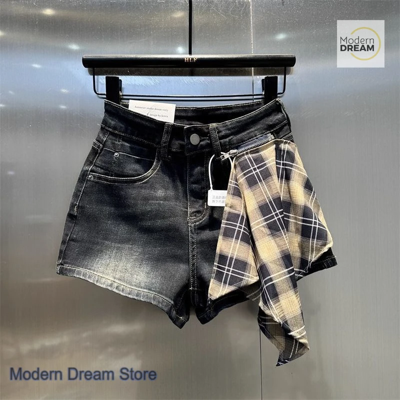 French fashion design sense plaid stitching denim shorts female summer new spice girls slim casual Joker A-word hot pants
French fashion design sense plaid stitching denim shorts female summer new spice girls slim casual Joker A-word hot pants