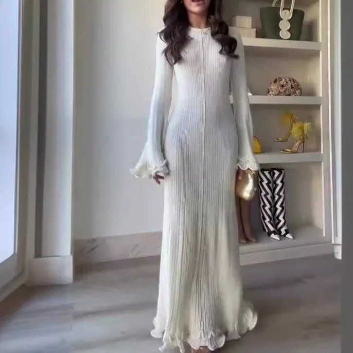 Ruffles Pleated Loose Long Dress Women Autumn Winter Fashion White O Neck Flare Elegant Party Dresses Female Streetwear Outfits
Ruffles Pleated Loose Long Dress Women Autumn Winter Fashion White O Neck Flare Elegant Party Dresses Female Streetwear Outfits