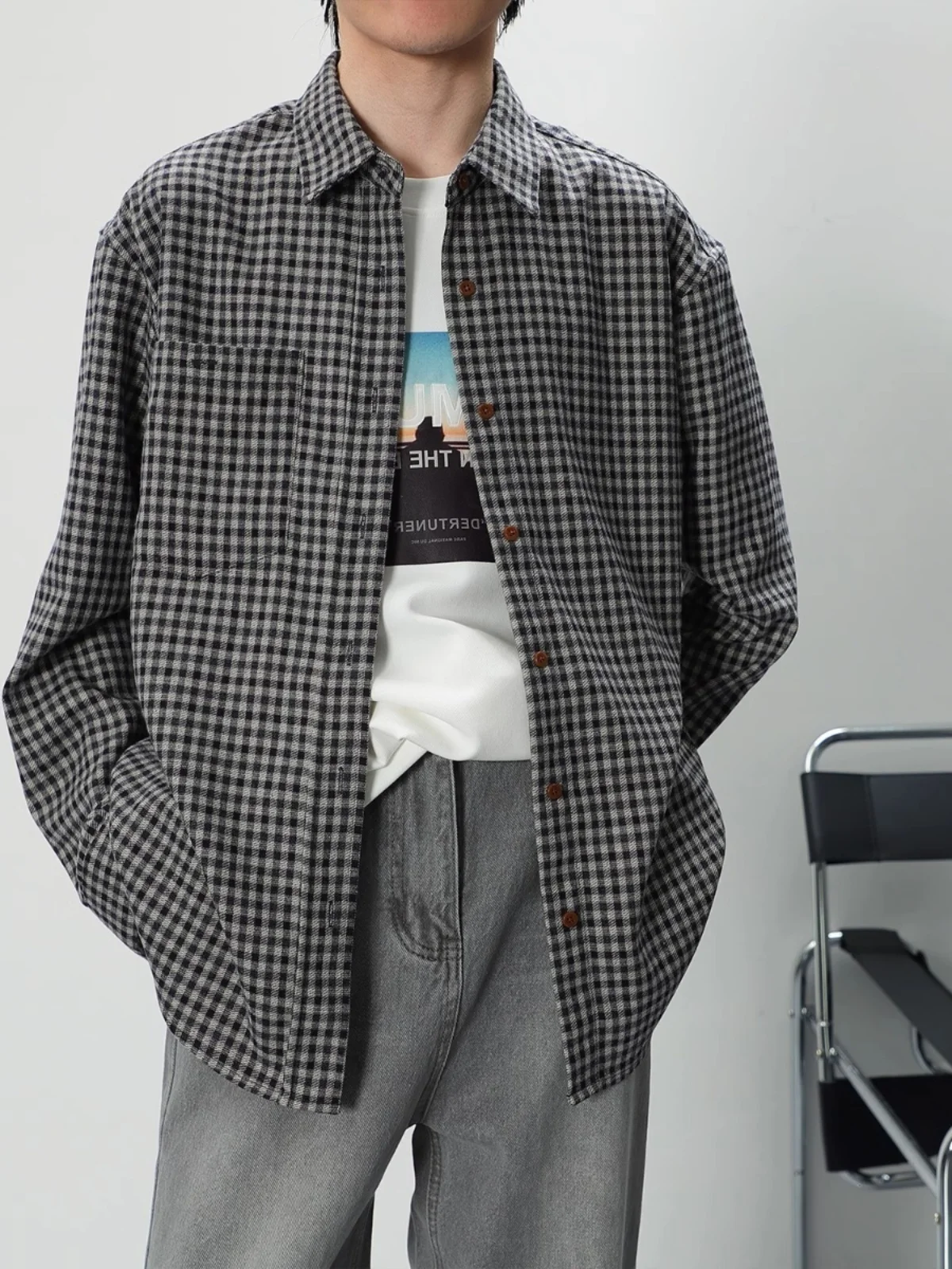 Классическая мужская клетчатая длинная све в стиле ретро, весенне-осенняя верхняя одежда, повседневная модная одежда с воротником-стойкой, всесезонные
Классическая мужская клетчатая длинная све в стиле ретро, весенне-осенняя верхняя одежда, повседневная модная одежда с воротником-стойкой, всесезонные