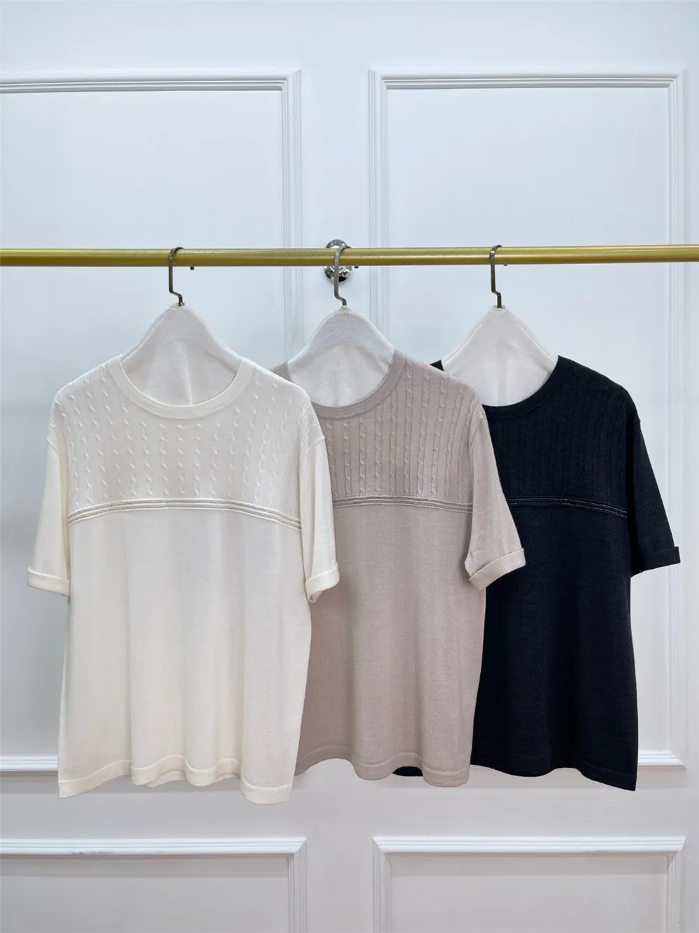 Women's 25 Summer Silk Wool Beading Short-Sleeved Round Neck Pullover Knitted T-shirt Top
Women's 25 Summer Silk Wool Beading Short-Sleeved Round Neck Pullover Knitted T-shirt Top