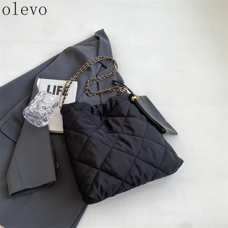 Стеганая сумка-клатч с вышивкой, сумка через плечо, вместительная нейлоновая сумка-тоут для женщин, сумка для повседневного использования, сумка-шоппер, женская сумка
Стеганая сумка-клатч с вышивкой, сумка через плечо, вместительная нейлоновая сумка-тоут для женщин, сумка для повседневного использования, сумка-шоппер, женская сумка