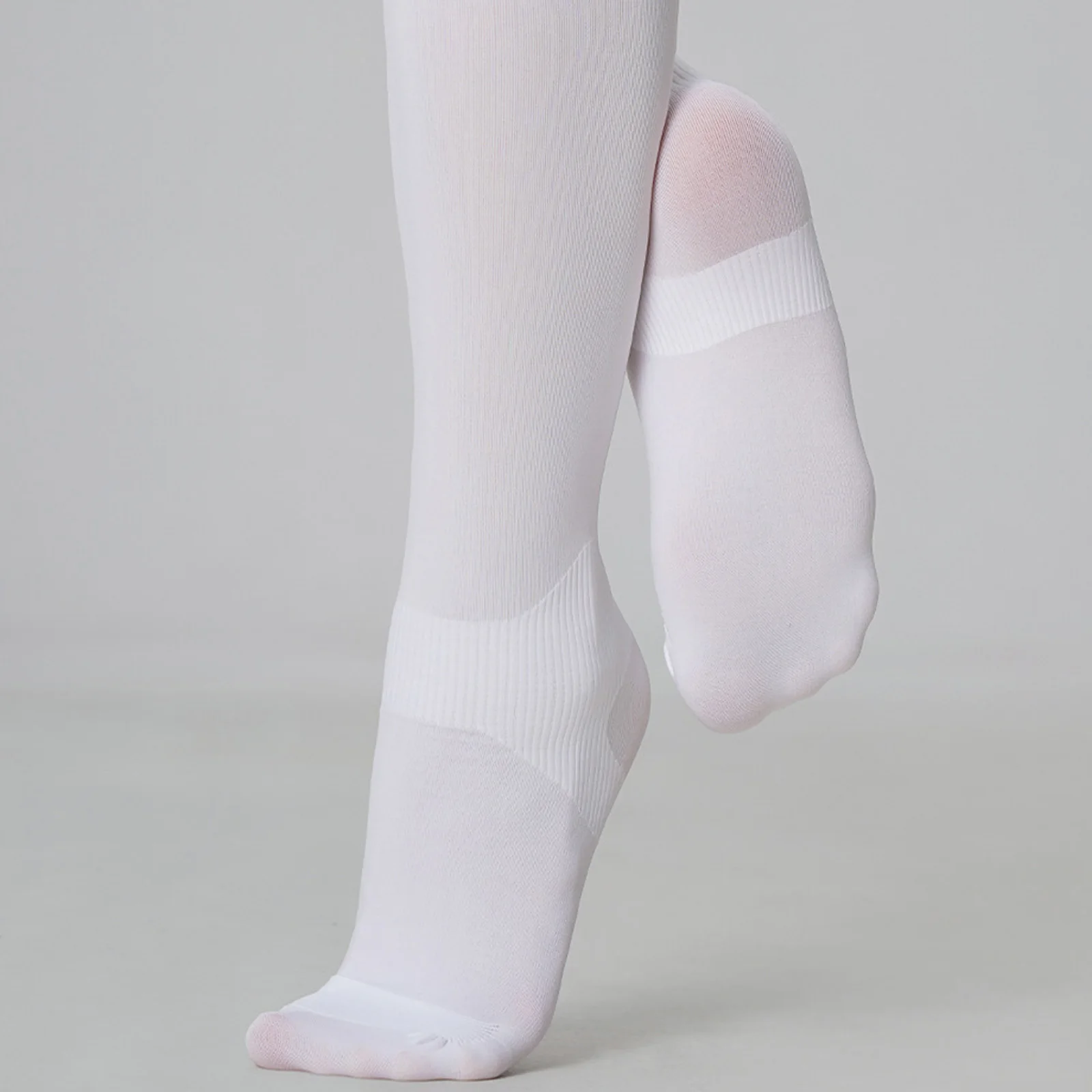 Детские профессиональные балетные колготки для девочек, бесшовные, высокоэластичные, нескользящие, для танцев
Детские профессиональные балетные колготки для девочек, бесшовные, высокоэластичные, нескользящие, для танцев