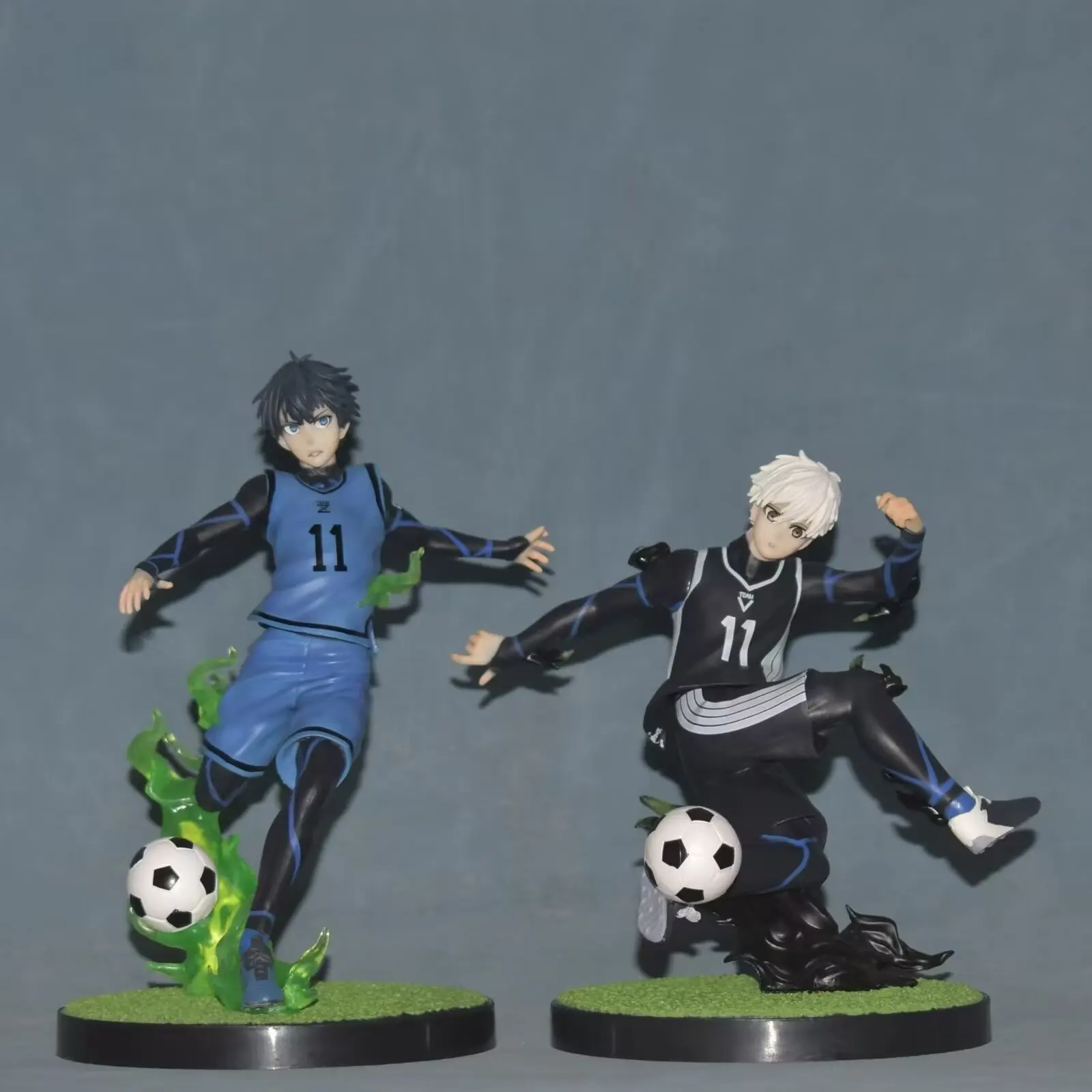 17cm BLUE LOCK Nagi Seishiro Isagi Yoichi Action Figure Collection Toys Christmas Gift Doll With Box
17cm BLUE LOCK Nagi Seishiro Isagi Yoichi Action Figure Collection Toys Christmas Gift Doll With Box