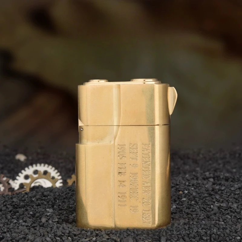 Тяжелая латунная керосиновая зажигалка в стиле ретро, флип, ветрозащитная мужская подарочная коллекция
Тяжелая латунная керосиновая зажигалка в стиле ретро, флип, ветрозащитная мужская подарочная коллекция