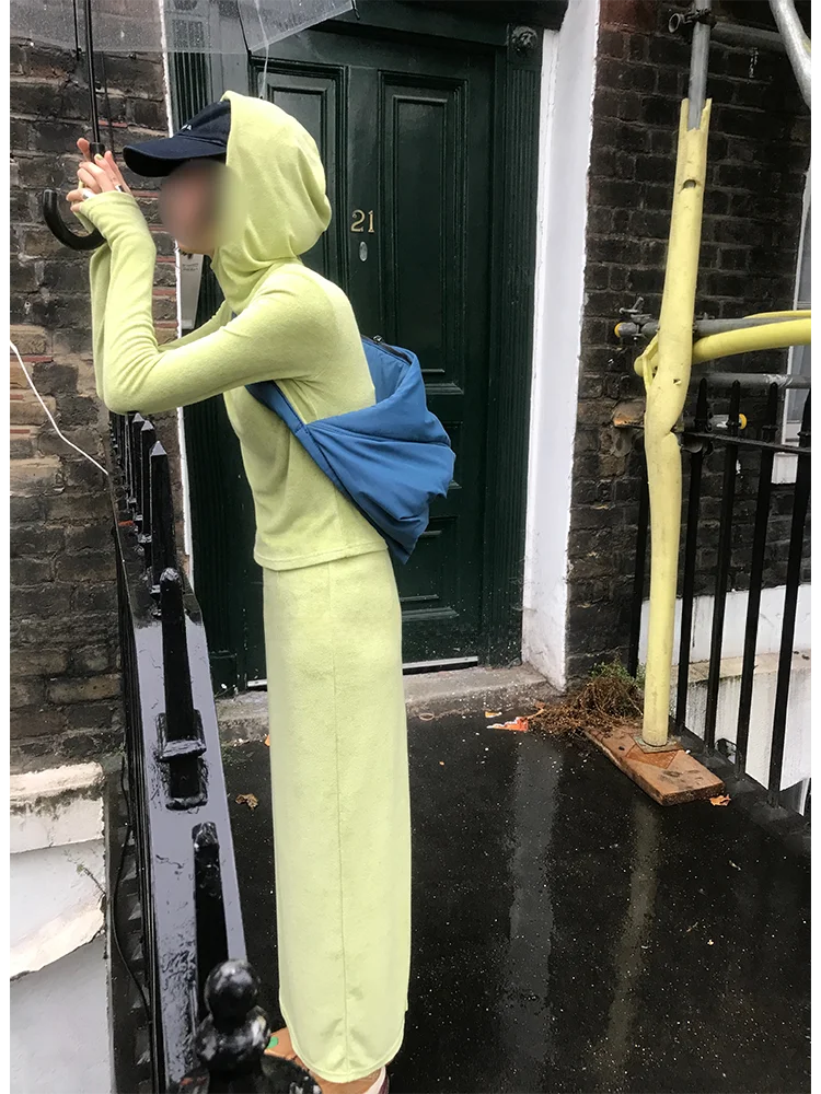 Комплект MONA: худи приталенного кроя и длинная юбка, женская модная осенняя коллекция, прямой крой, средняя талия, комплект из двух предметов, профессиональный стиль
Комплект MONA: худи приталенного кроя и длинная юбка, женская модная осенняя коллекция, прямой крой, средняя талия, комплект из двух предметов, профессиональный стиль