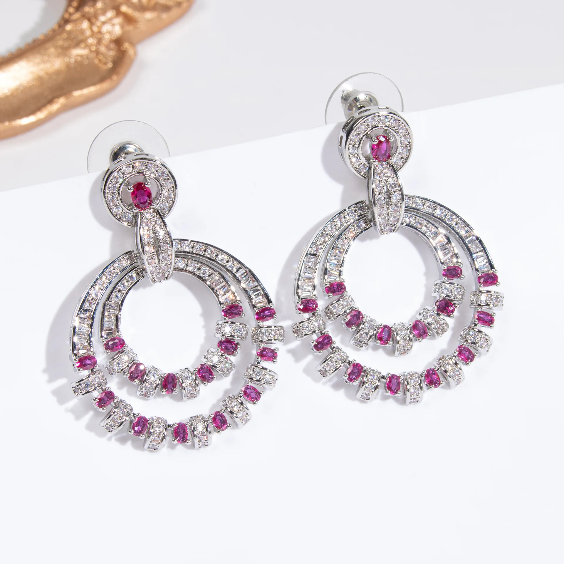 Light Luxury Geometric Round Earrings Colorful Zircon 925 Sterling Silver Needle Exaggerated Personality Trendy Women Jewelry Gi
Light Luxury Geometric Round Earrings Colorful Zircon 925 Sterling Silver Needle Exaggerated Personality Trendy Women Jewelry Gi