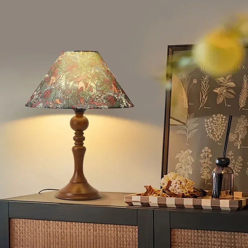 New Chinese Style Desk Lamp Creative American Style Rural Living Room Bedroom hotel Study Bedside Lamp Solid Wood Table Light
New Chinese Style Desk Lamp Creative American Style Rural Living Room Bedroom hotel Study Bedside Lamp Solid Wood Table Light