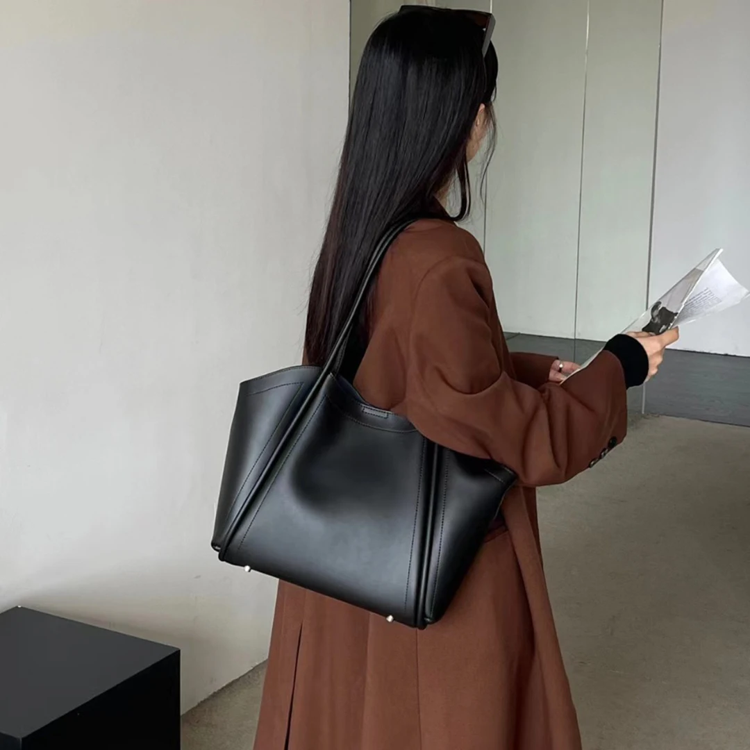 Soft Leather Brand Girls Shoulder Bags Black HandBags Tote Lady Classic Shoulder Bags Vintage Underarm Bag
Soft Leather Brand Girls Shoulder Bags Black HandBags Tote Lady Classic Shoulder Bags Vintage Underarm Bag