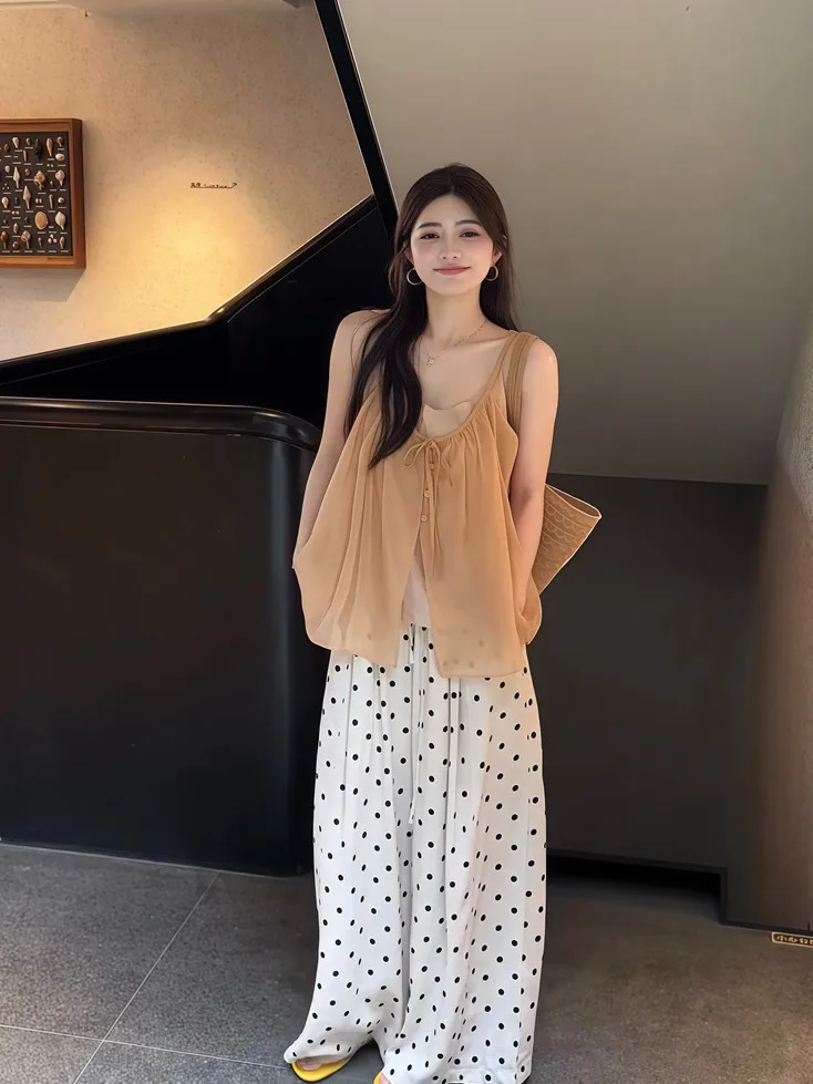 Elegant Thin Strap Vest Top Summer Casual Polka Dot Two-Piece Set Women's Fashion High Waist Loose Fit round Neckline
Elegant Thin Strap Vest Top Summer Casual Polka Dot Two-Piece Set Women's Fashion High Waist Loose Fit round Neckline