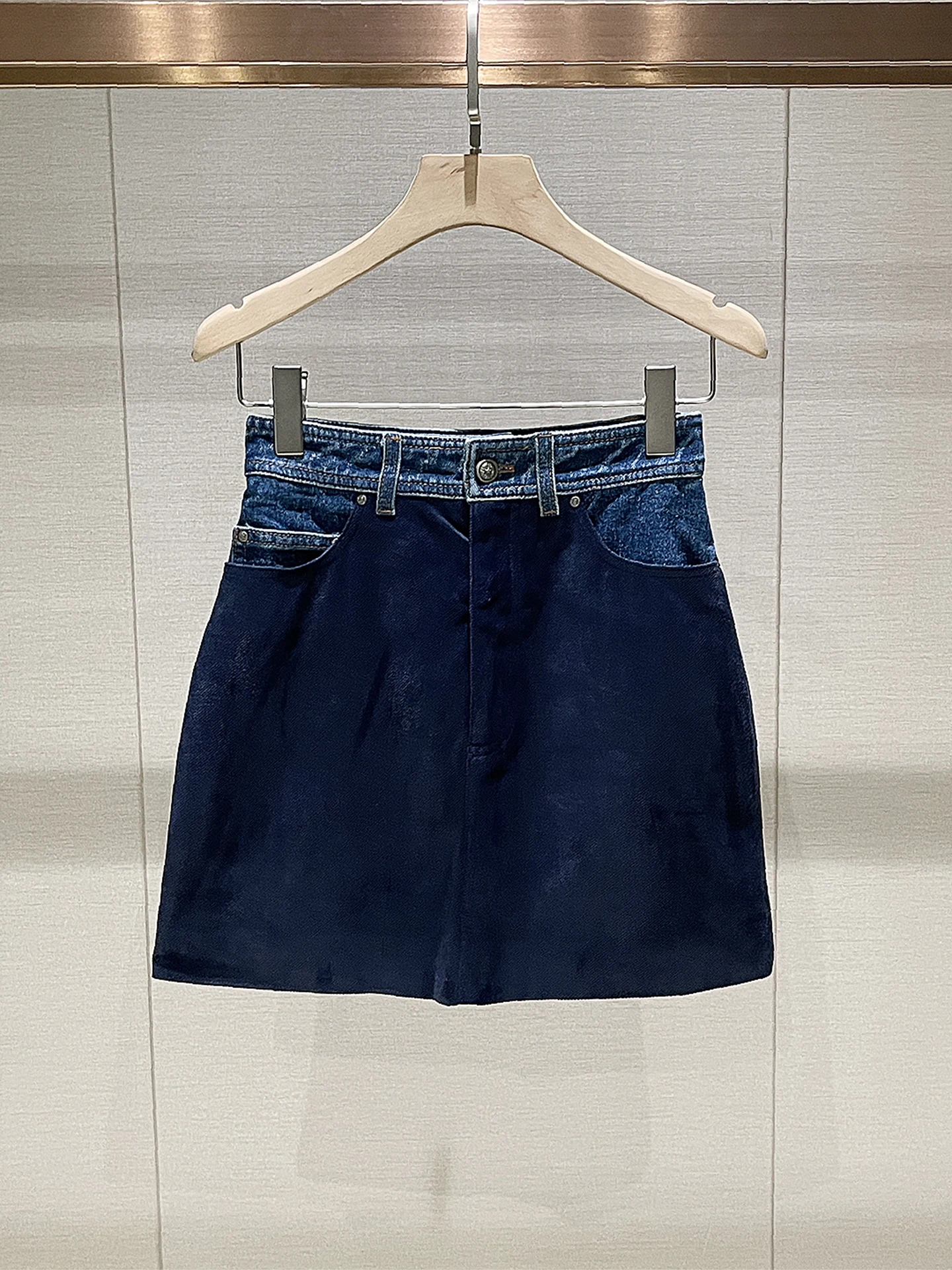 Джинсовая юбка А-силуэта с высокой талией, женская, повседневная, винтажная, модная, облегающая, легкая, зимняя, новинка
Джинсовая юбка А-силуэта с высокой талией, женская, повседневная, винтажная, модная, облегающая, легкая, зимняя, новинка