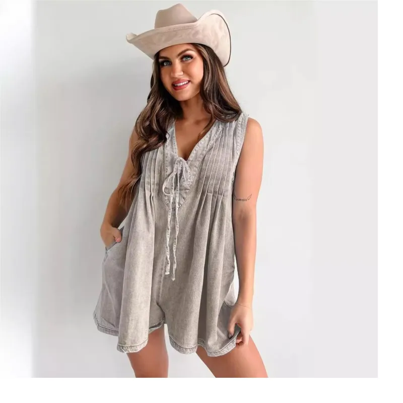 Summer New Sleeveless Loose One Piece Denim Jumpsuit V Neck High Waist Wide Leg Short Pants Playsuits Casual Romper Women Outfit
Summer New Sleeveless Loose One Piece Denim Jumpsuit V Neck High Waist Wide Leg Short Pants Playsuits Casual Romper Women Outfit