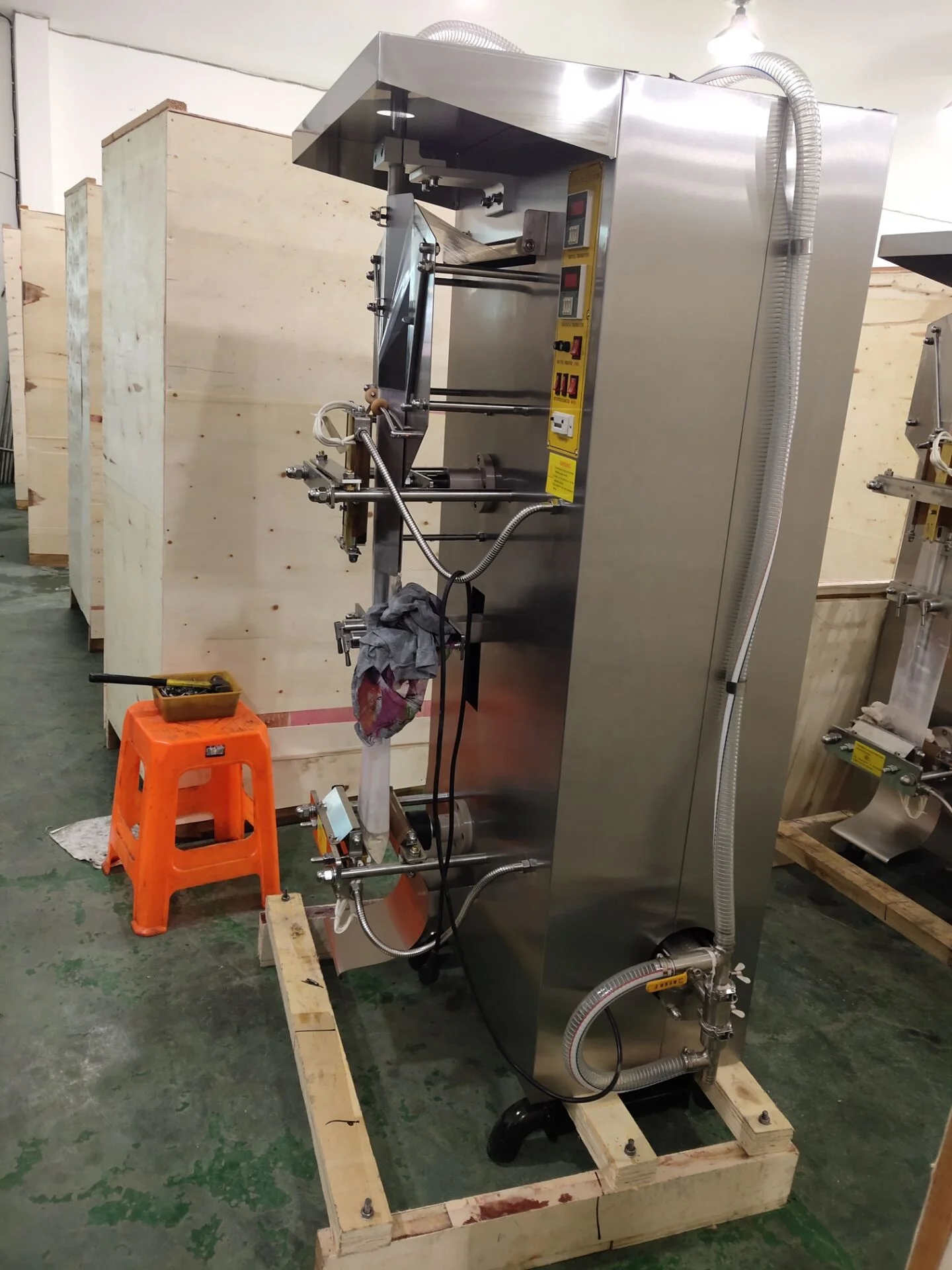 Machine Water Sachet Milk Bag Pouch Filling and Sealing Machine 500ml
Machine Water Sachet Milk Bag Pouch Filling and Sealing Machine 500ml