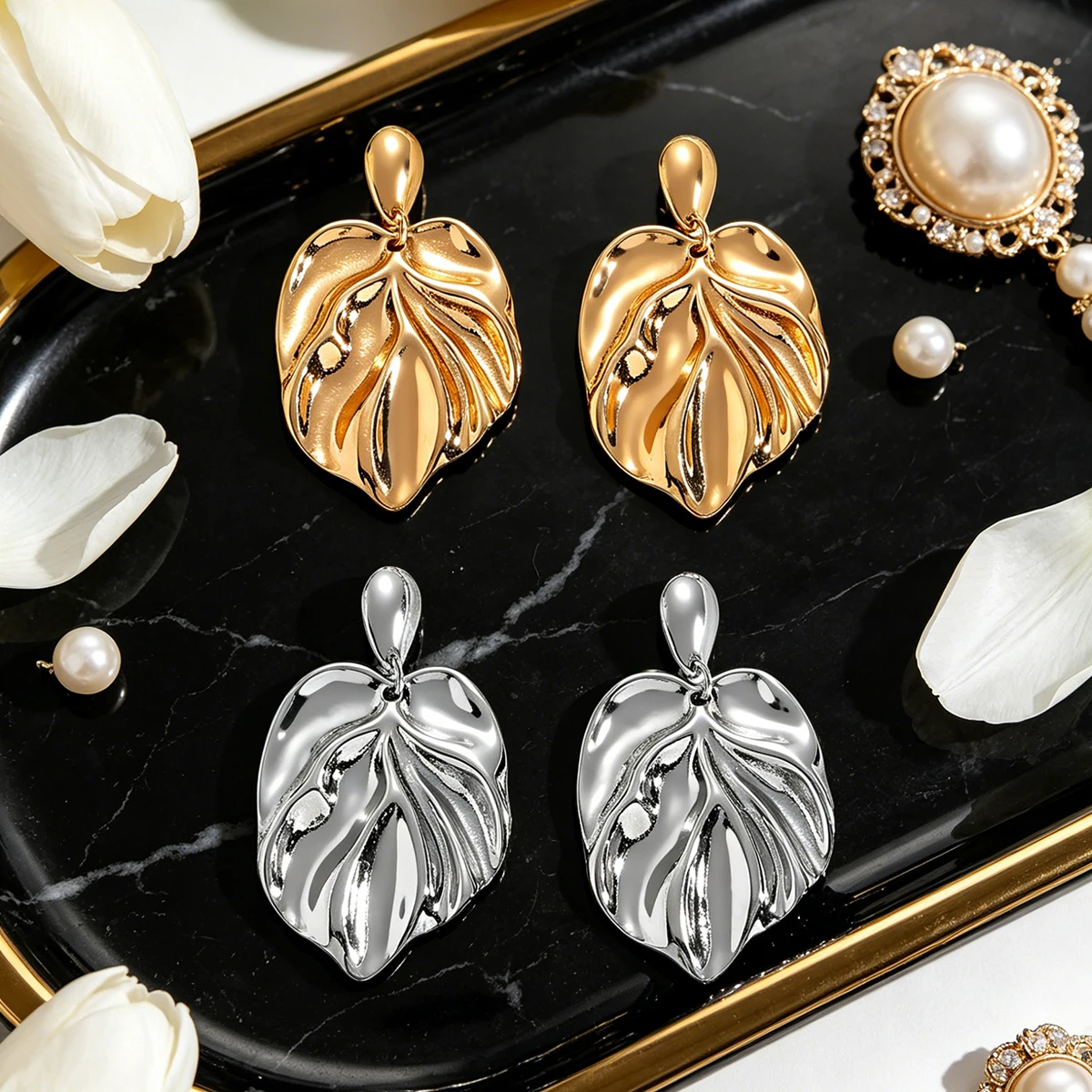 Mid Century Vintage Two Tone Leaf Shape Drop Earrings For Women Retro Evening Party Formal Occasion Wedding Bridal Jewelry
Mid Century Vintage Two Tone Leaf Shape Drop Earrings For Women Retro Evening Party Formal Occasion Wedding Bridal Jewelry
