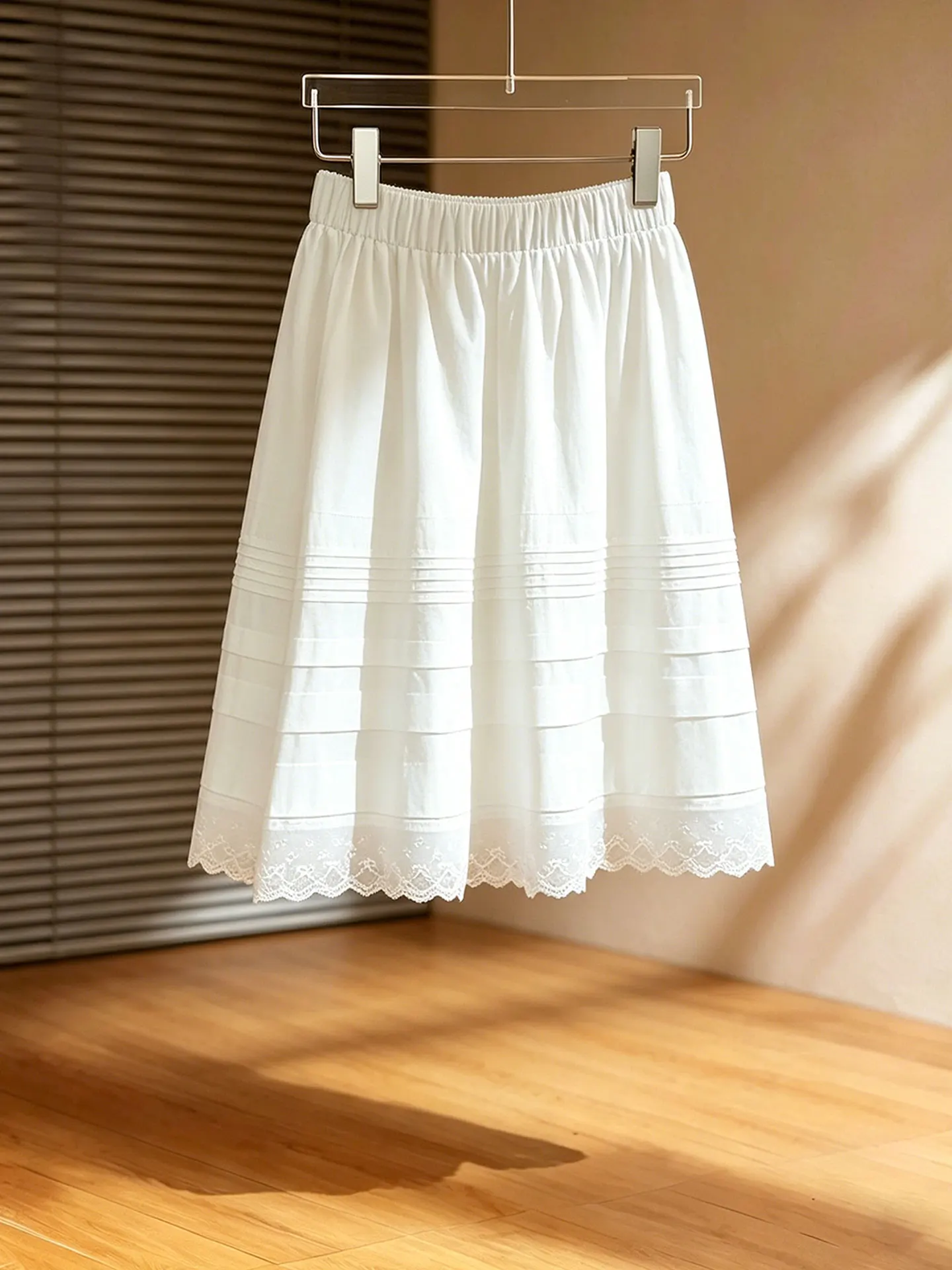 Summer Casual Slimming Lace Splice Loose Midi Skirt High Waist Korean Style Fashionable Design Covering Meat up to 2026
Summer Casual Slimming Lace Splice Loose Midi Skirt High Waist Korean Style Fashionable Design Covering Meat up to 2026