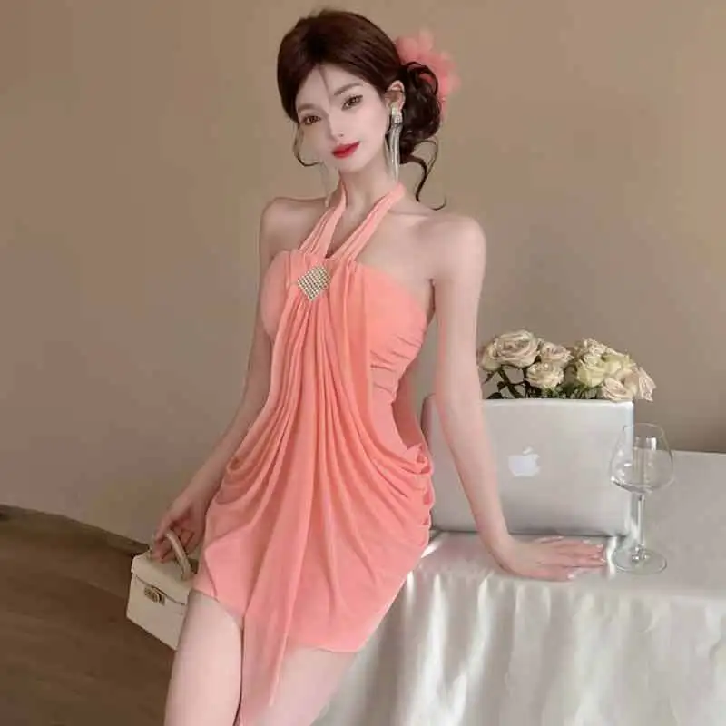 Pure and Unique Halter Neck Strapless Dress Nightclub Mesh Makes You Look Thin
Pure and Unique Halter Neck Strapless Dress Nightclub Mesh Makes You Look Thin