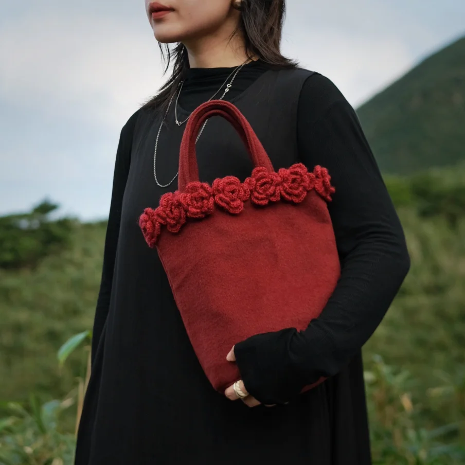 Vintage Handmade Wool Crochet Flower Bucket Bag for Women Dark Red Bucket Bag Magnetic Snap Handbag Casual Travel Vacation Tote
Vintage Handmade Wool Crochet Flower Bucket Bag for Women Dark Red Bucket Bag Magnetic Snap Handbag Casual Travel Vacation Tote