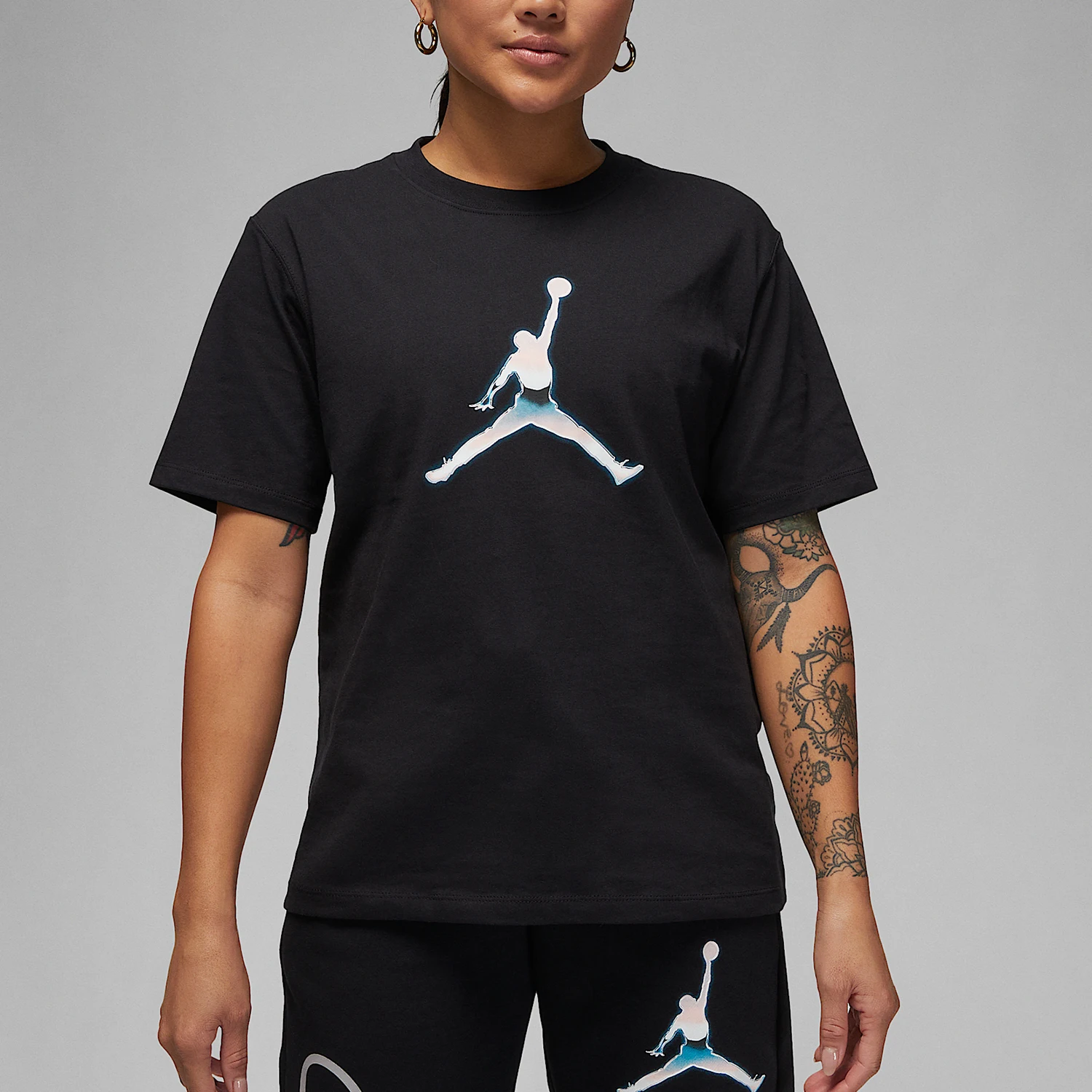 Nike genuine JORDAN new women's classic retro knitted short sleeved T-shirt FJ2511-010
Nike genuine JORDAN new women's classic retro knitted short sleeved T-shirt FJ2511-010