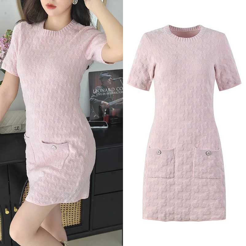 Spring 2023 New Gentle Knitted Midi Dr ort Sve round Ne Square Bule Embellied Soft And Ele Women's Dr
Spring 2023 New Gentle Knitted Midi Dr ort Sve round Ne Square Bule Embellied Soft And Ele Women's Dr