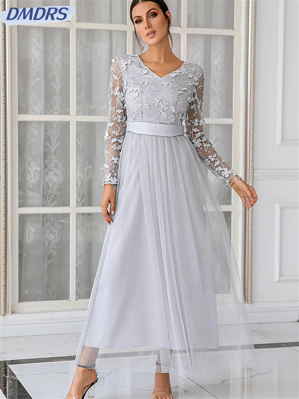 Charming Lace Mother of the Bride Dresses 2024 Elegant Tulle Prom Gown Classic Floor-length Evening Dress Vestidos De Novia
Charming Lace Mother of the Bride Dresses 2024 Elegant Tulle Prom Gown Classic Floor-length Evening Dress Vestidos De Novia