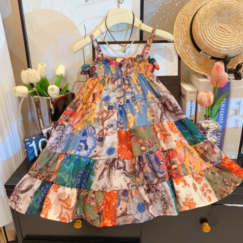 Summer new style girls' holiday-style floral suspender dress, fashionable baby forest-style dress, vintage Hong Kong-style princ
Summer new style girls' holiday-style floral suspender dress, fashionable baby forest-style dress, vintage Hong Kong-style princ