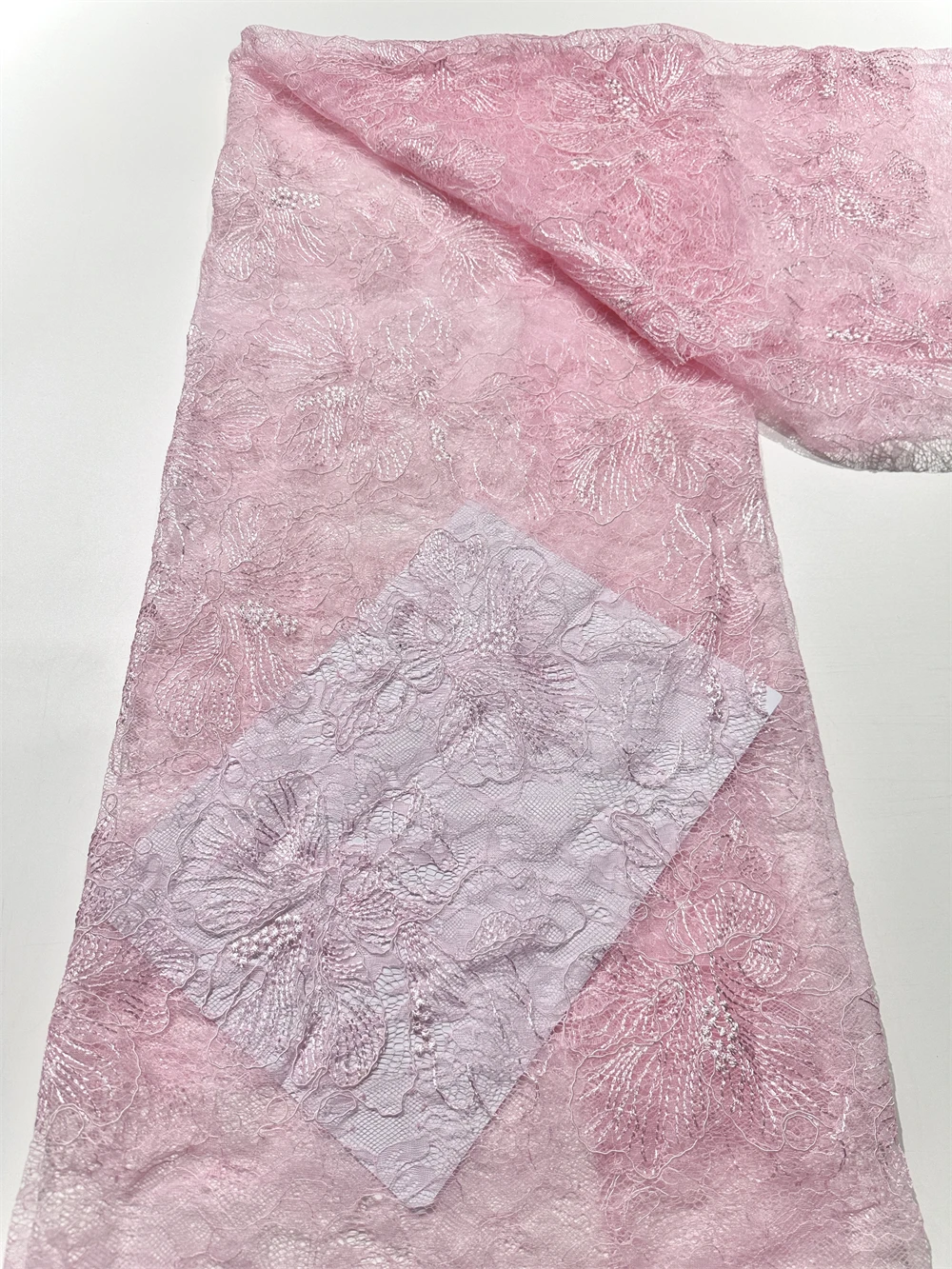 5 ярдов синяя африканская кружевная ткань с бусинами, кружево высокого качества, нигерийское кружево с блестками, кружевная ткань для шитья свадебного вечернего платья
5 ярдов синяя африканская кружевная ткань с бусинами, кружево высокого качества, нигерийское кружево с блестками, кружевная ткань для шитья свадебного вечернего платья