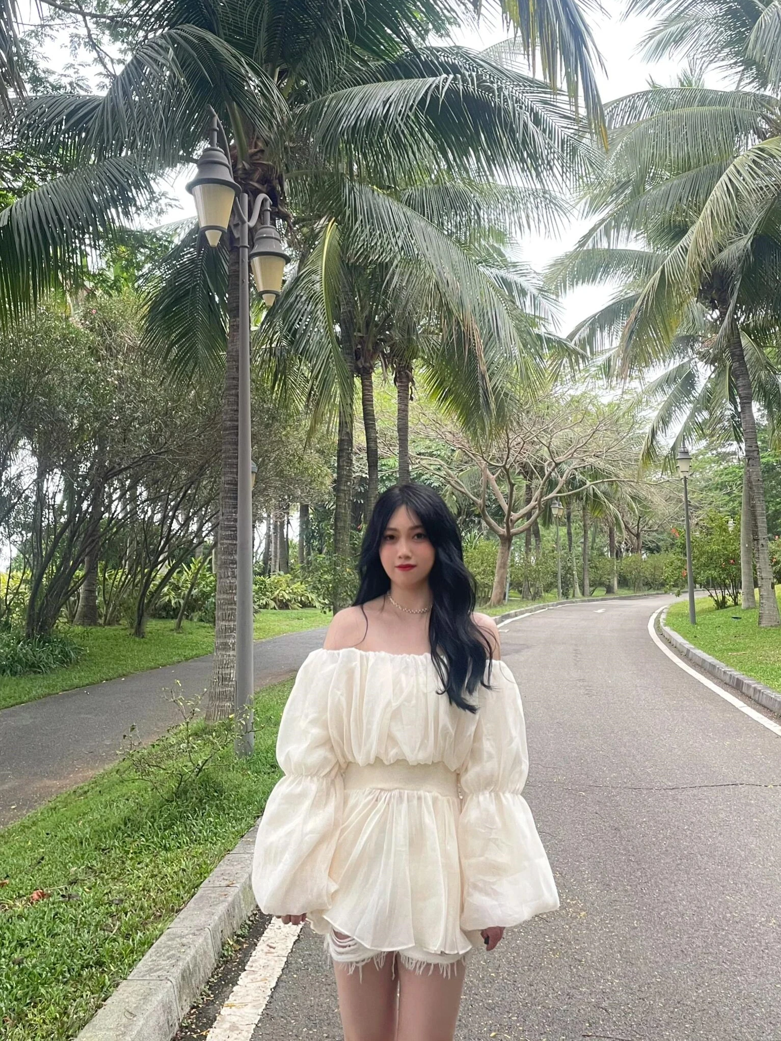 Champagne Color One-Shoulder Long Sleeve Shirt Women's Spring Elegant Design Slimming Waist Folded Hemline Korean Style Blouse
Champagne Color One-Shoulder Long Sleeve Shirt Women's Spring Elegant Design Slimming Waist Folded Hemline Korean Style Blouse