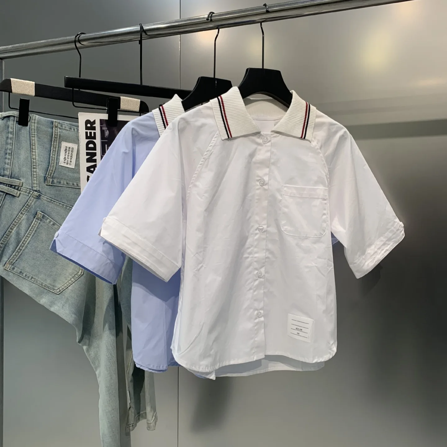 Summer New Style Casual Korean Version Loose Silk Fabric Short Sleeve Shirt Women's Style Trendy Turn-down Collar Cotton Shirt
Summer New Style Casual Korean Version Loose Silk Fabric Short Sleeve Shirt Women's Style Trendy Turn-down Collar Cotton Shirt