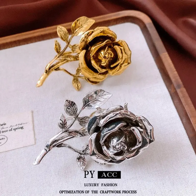 Vintage Double Finger Exaggerated Index Rose Flower Rings Personali Bowed Hand Jewelry Retro Sle Alloy Finger Rings for W...
Vintage Double Finger Exaggerated Index Rose Flower Rings Personali Bowed Hand Jewelry Retro Sle Alloy Finger Rings for W...