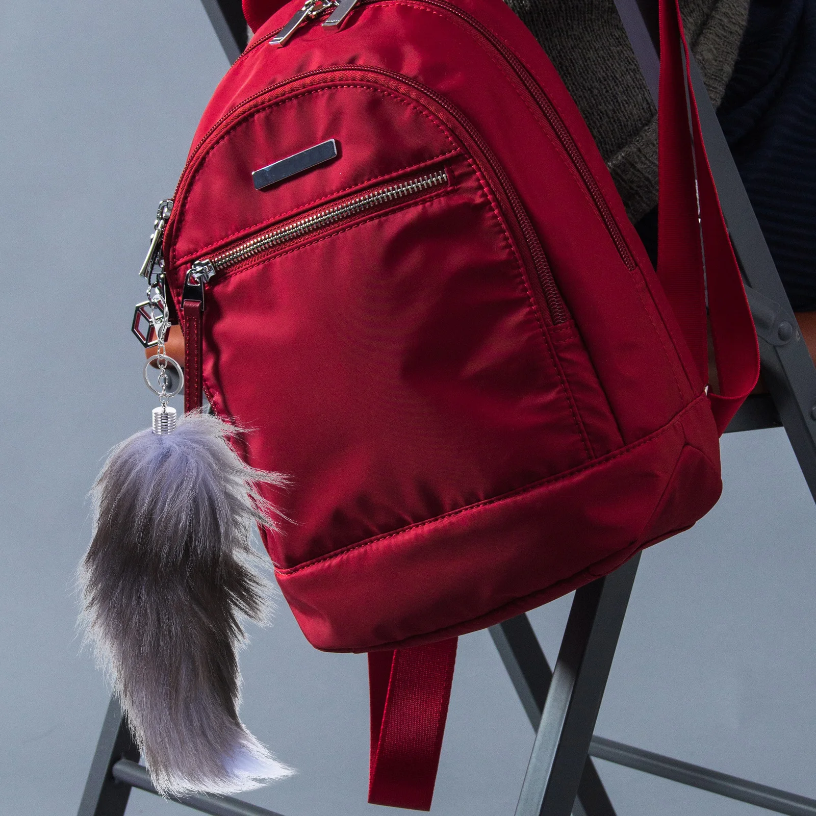 Adorable Tail Key Ring Faux Keychain Bag Charm Pendant Stylish Handbag Ornament Trendy Key Chain Decoration for Girls
Adorable Tail Key Ring Faux Keychain Bag Charm Pendant Stylish Handbag Ornament Trendy Key Chain Decoration for Girls