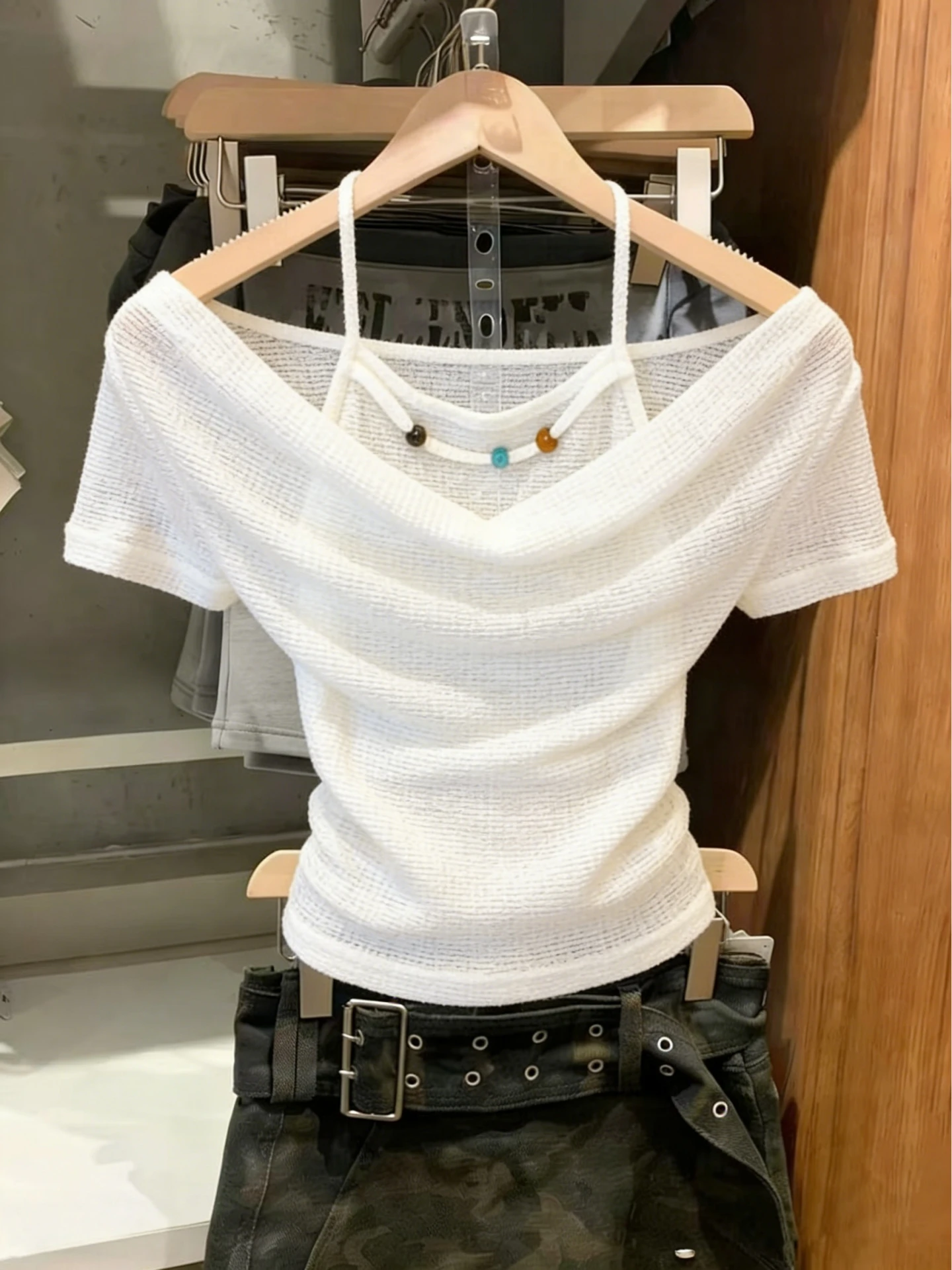 Sweet And Spicy Girl Neck Hanging False Two-Piece Short Sleeve T-Shirt Women's Summer New Pure Desire Swing Neck Design Waist...
Sweet And Spicy Girl Neck Hanging False Two-Piece Short Sleeve T-Shirt Women's Summer New Pure Desire Swing Neck Design Waist...