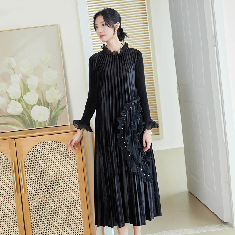 Black Dress Miyake Pleated Loose Stretch Autumn and Winter Women Fashion Ruffled Collar Beading Velvet Dress Female
Black Dress Miyake Pleated Loose Stretch Autumn and Winter Women Fashion Ruffled Collar Beading Velvet Dress Female