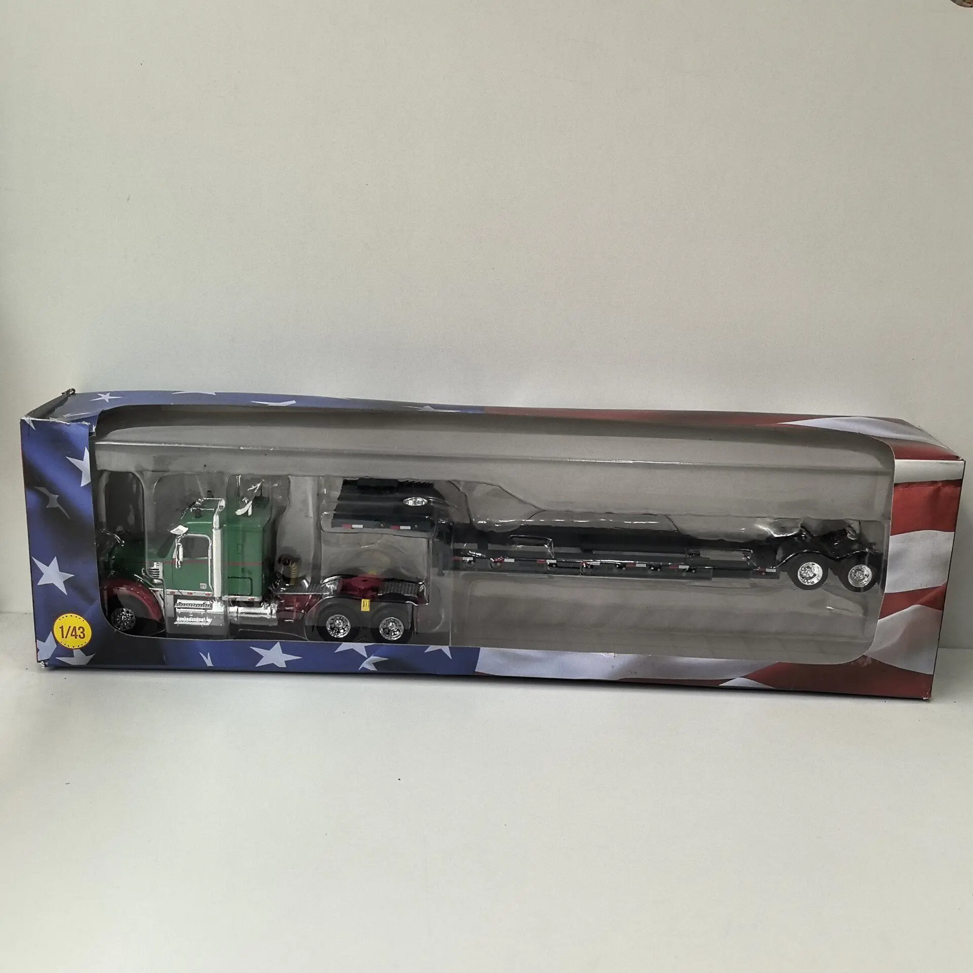 Коллекционная модель грузовика FREIGHTLINER CORONADO7 R3 из сплава, масштаб 1/43, в коробке, от IXO
Коллекционная модель грузовика FREIGHTLINER CORONADO7 R3 из сплава, масштаб 1/43, в коробке, от IXO