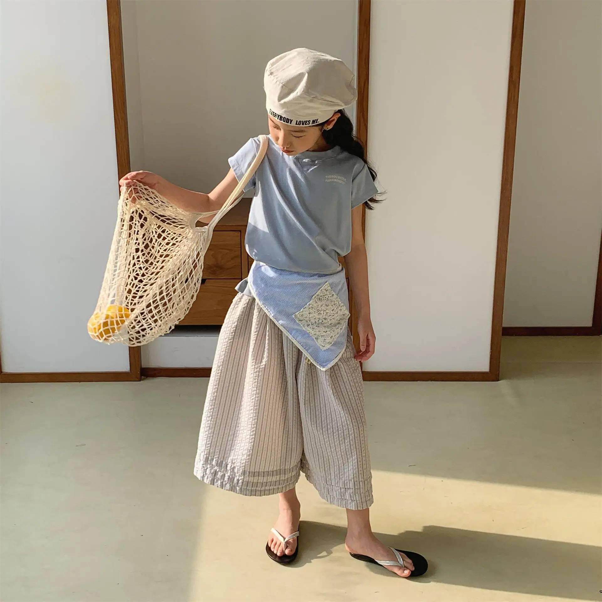 Girls Pants 2025 Summer New Childrens Clothing Korean Girls Baby Fashion Cotton Wide Leg Seven Minutes Pants Casual Simple Daily
Girls Pants 2025 Summer New Childrens Clothing Korean Girls Baby Fashion Cotton Wide Leg Seven Minutes Pants Casual Simple Daily