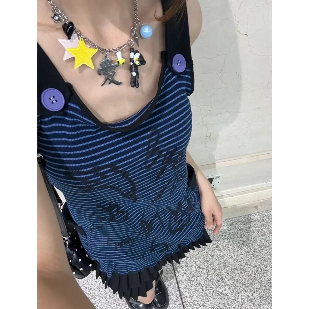 Женский топ Onalippa 2026 в стиле ретро Y2K: синий полосатый топ на бретельках с граффити, визуально стройнящий, в древнекитайском литературном стиле
Женский топ Onalippa 2026 в стиле ретро Y2K: синий полосатый топ на бретельках с граффити, визуально стройнящий, в древнекитайском литературном стиле