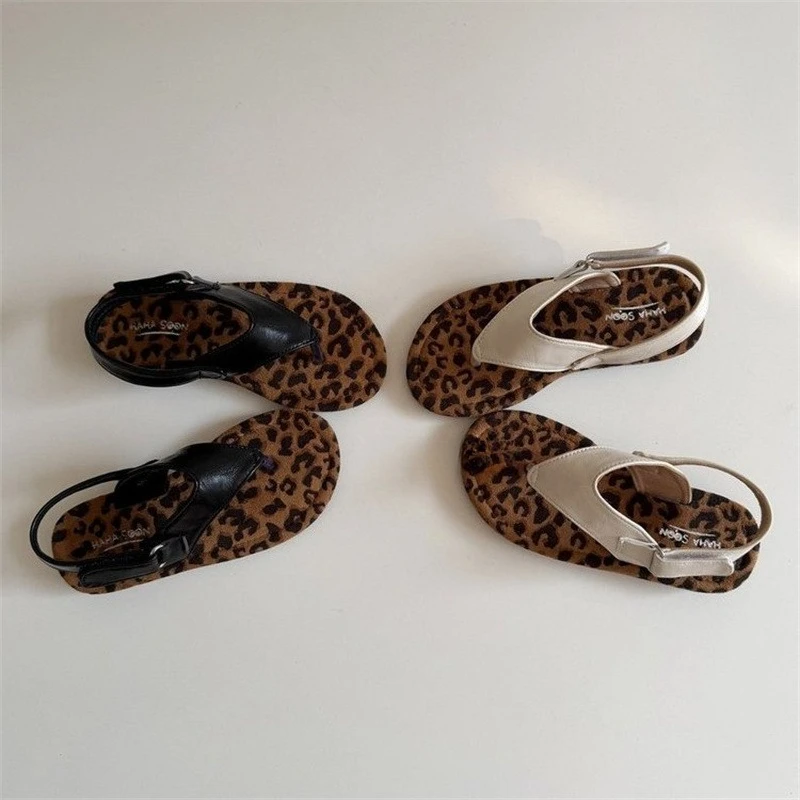 Little Girls Animal Print Leather Sandals 2026 New Summer Toddler Vacation Beach Shoes Non-slip Trendy Girls School Daily Wear
Little Girls Animal Print Leather Sandals 2026 New Summer Toddler Vacation Beach Shoes Non-slip Trendy Girls School Daily Wear