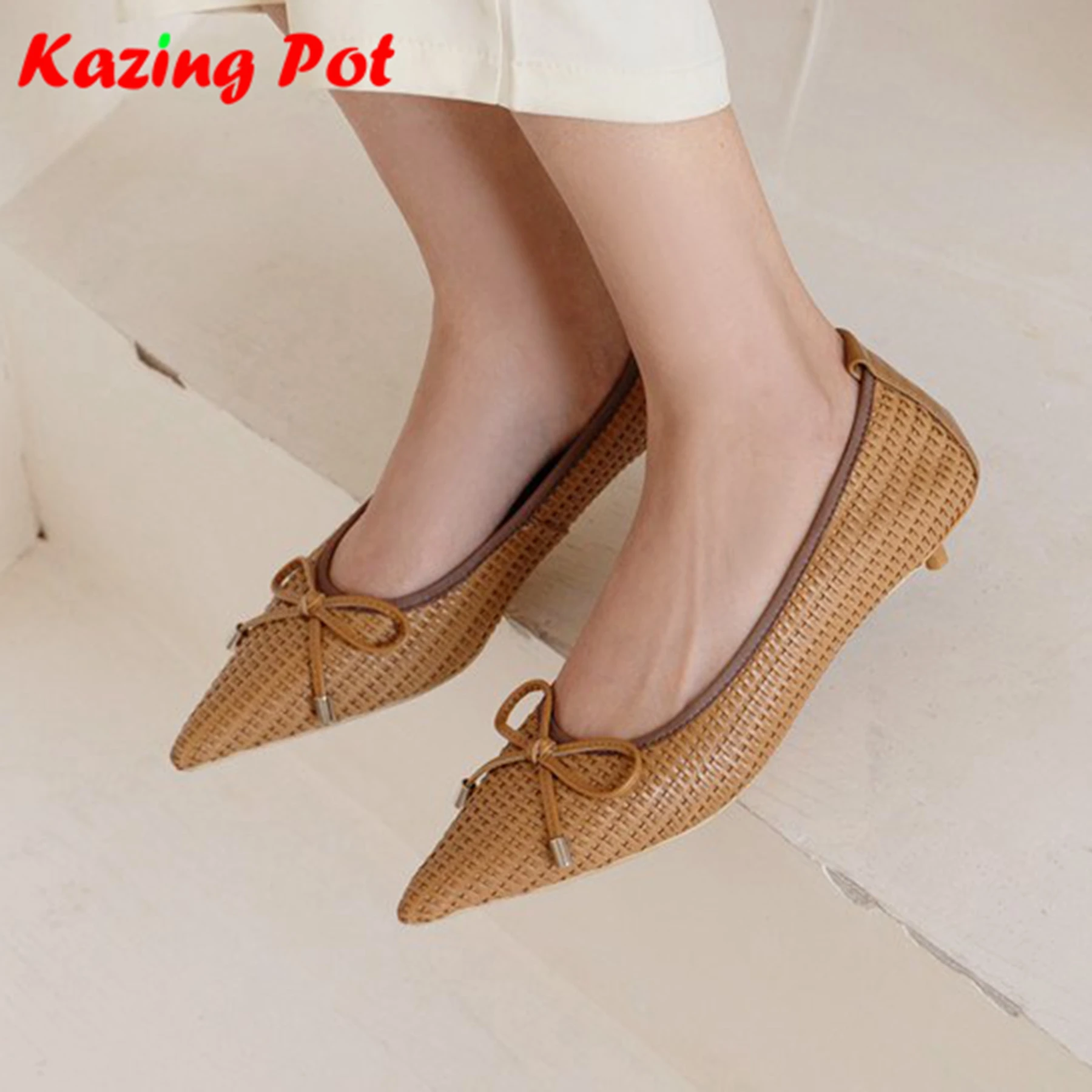 Krazing Pot 2025 Genuine Leather Pointed Toe Stiletto Heels Modern Fashion Summer Slip On Butterfly-knot Decoration Women Pumps
Krazing Pot 2025 Genuine Leather Pointed Toe Stiletto Heels Modern Fashion Summer Slip On Butterfly-knot Decoration Women Pumps