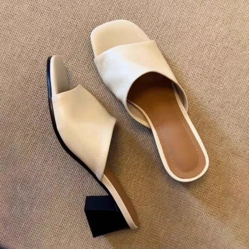 2025 Summer New Fashion Open Toe Solid Color Simple Leather Surface Versatile Candy Color Large Slippers Square Heel Shoes Women
2025 Summer New Fashion Open Toe Solid Color Simple Leather Surface Versatile Candy Color Large Slippers Square Heel Shoes Women