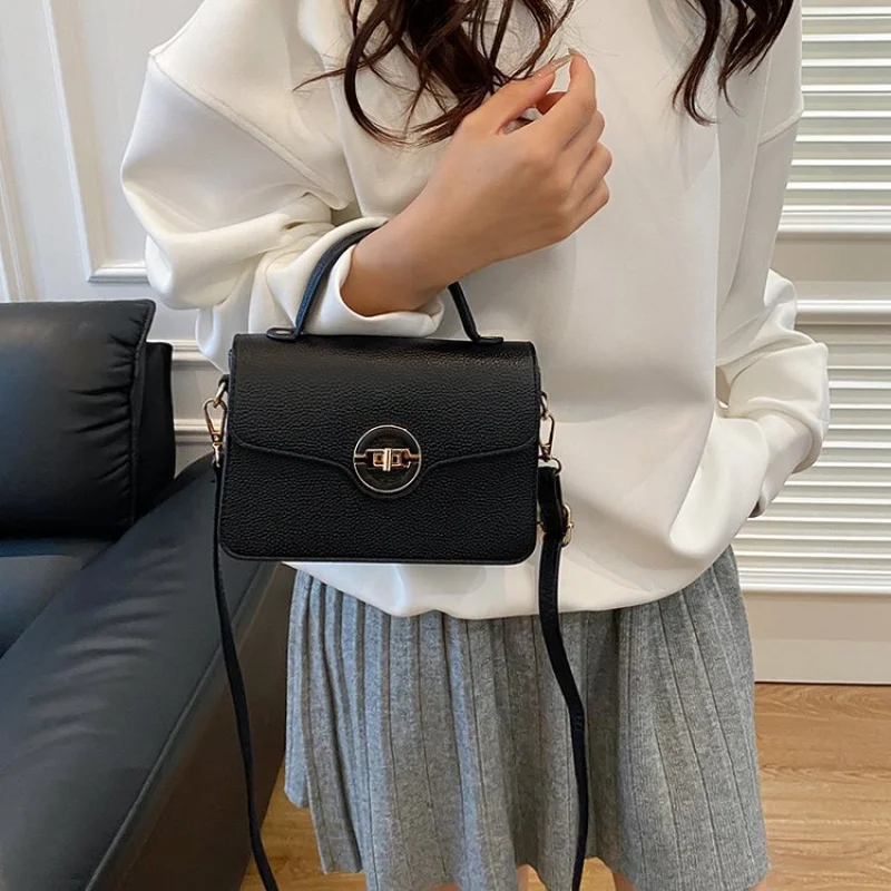 Верхняя женская большая сумка из воловьей кожи с модным Парижским винтажным легким мягким повседневным современным стилем
Верхняя женская большая сумка из воловьей кожи с модным Парижским винтажным легким мягким повседневным современным стилем 