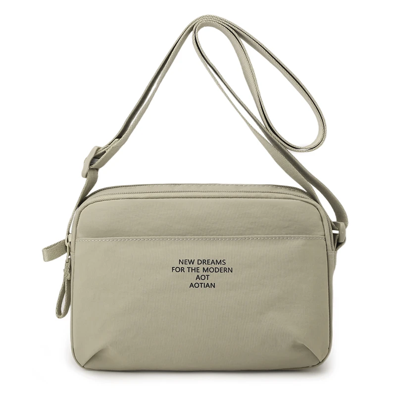 Однотонная вместительная сумка для мобильного телефона на молнии, женская многофункциональная сумка через плечо, модная повседневная маленькая квадратная сумка
Однотонная вместительная сумка для мобильного телефона на молнии, женская многофункциональная сумка через плечо, модная повседневная маленькая квадратная сумка