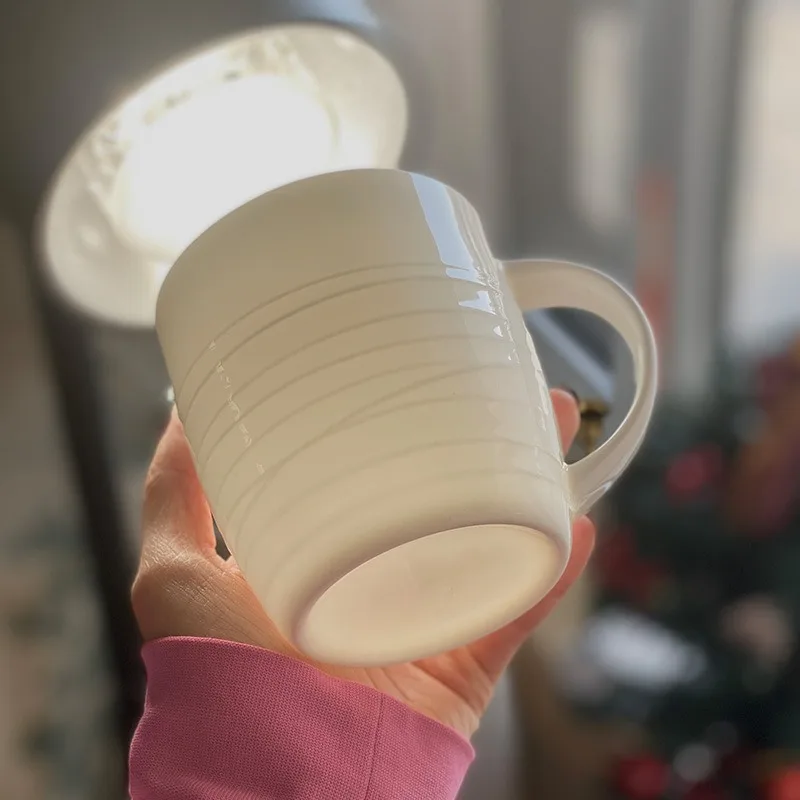 320ML Large Capacity Pure White Ceramic Mug Creative Embossed Bone China Teacup Office and Household Water Utensils Drinkware
320ML Large Capacity Pure White Ceramic Mug Creative Embossed Bone China Teacup Office and Household Water Utensils Drinkware