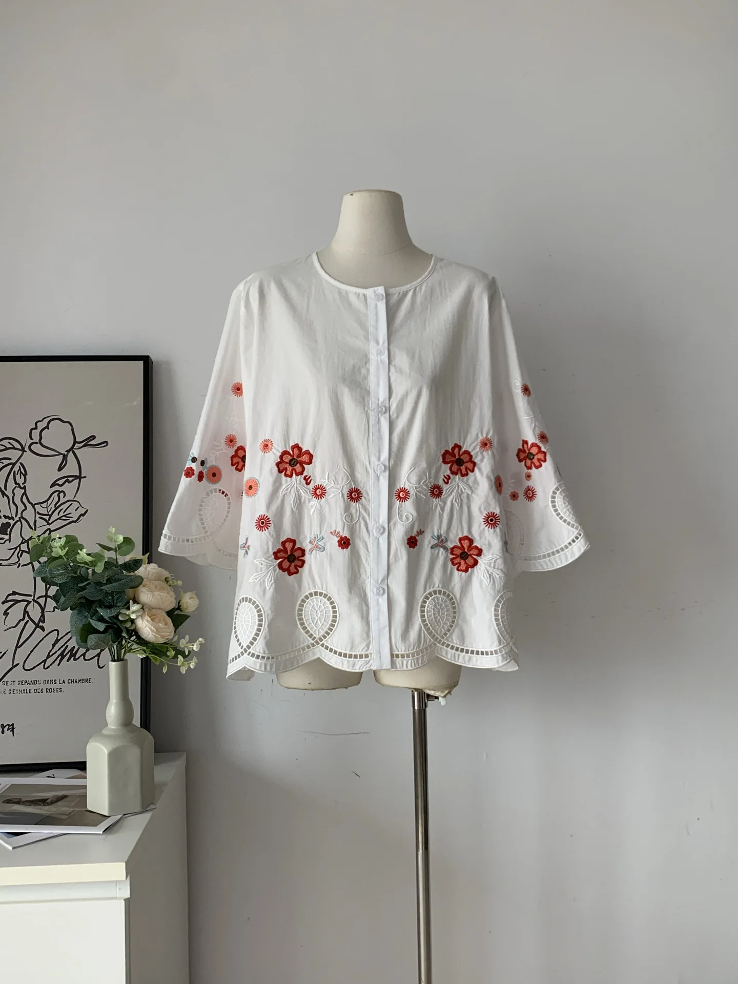 Retro Embroidered Loose Fit Slimming Shirt Dongda Gate Women's Fashionable Breathable round Neck Button up Short Sleeve Shirt
Retro Embroidered Loose Fit Slimming Shirt Dongda Gate Women's Fashionable Breathable round Neck Button up Short Sleeve Shirt
