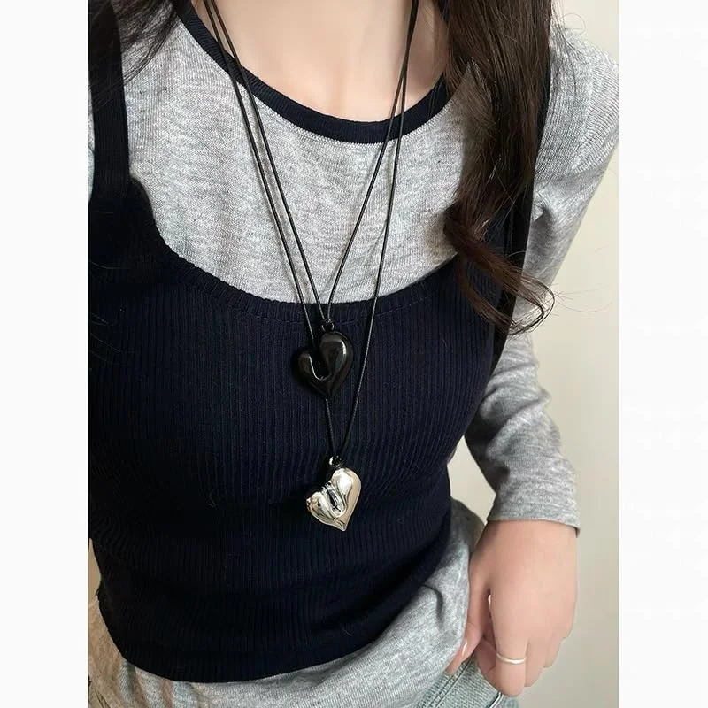 Aesthetic Puffy Heart Pendant Necklace Vintage Adjustable Leather Cord for Women Men
Aesthetic Puffy Heart Pendant Necklace Vintage Adjustable Leather Cord for Women Men