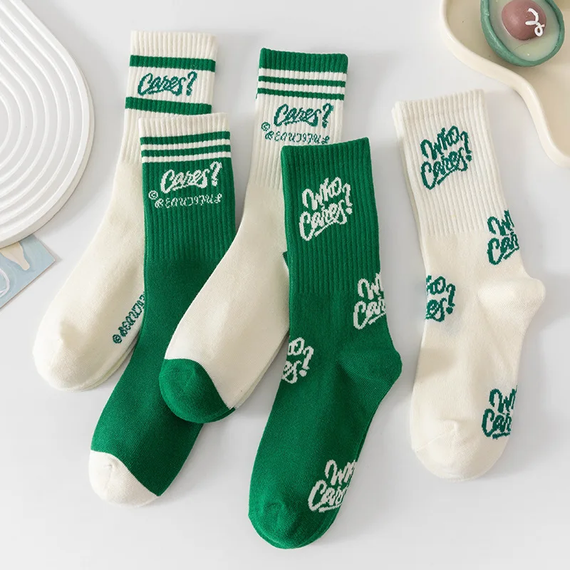 Sports Socks For Women In Autumn Winter Thickened Insulation Medium Tube Cotton Socks Outdoor Camping Running Hiking Solid Color
Sports Socks For Women In Autumn Winter Thickened Insulation Medium Tube Cotton Socks Outdoor Camping Running Hiking Solid Color