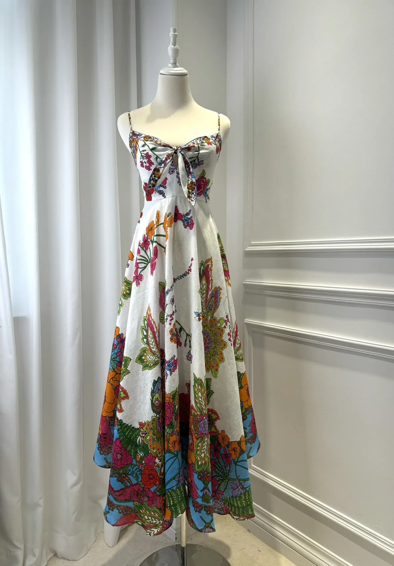 Floral Print Women 100% Linen Maxi Dress Autumn 2024 Beaded Lace-up V-Neck Sleeveless High Waist Vintage Ladies Sling Robe
Floral Print Women 100% Linen Maxi Dress Autumn 2024 Beaded Lace-up V-Neck Sleeveless High Waist Vintage Ladies Sling Robe