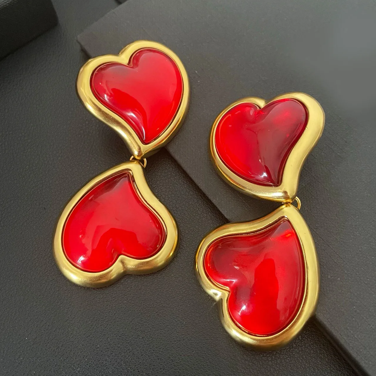New Jewelry & Accessories vintage Style Exaggerated Red Double-Heart Ear Clip Earrings For Women's Parties & Gifts
New Jewelry & Accessories vintage Style Exaggerated Red Double-Heart Ear Clip Earrings For Women's Parties & Gifts